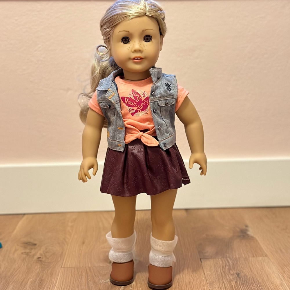 Tenney American Girl Doll & Book, Like New